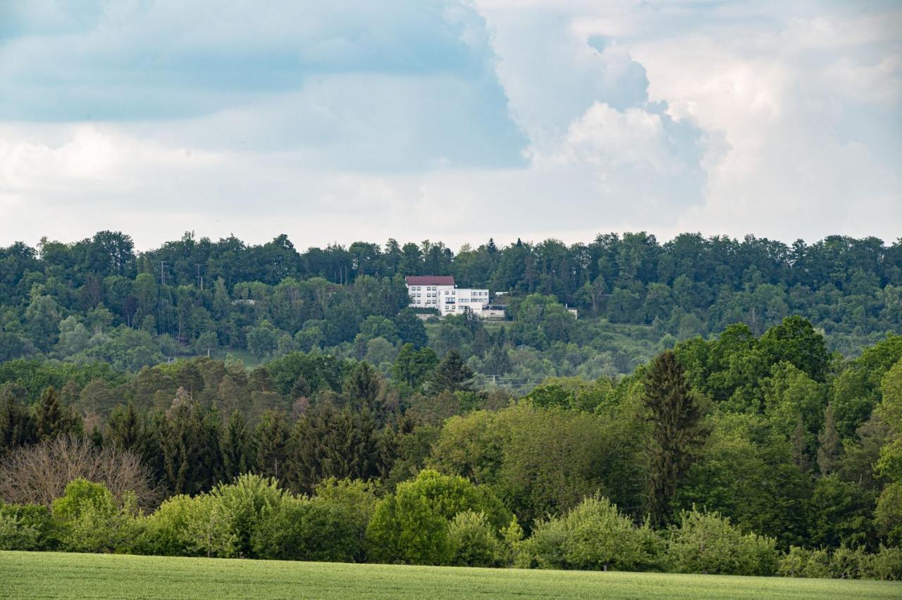 Hotel Pfefferburg Schönaich Екстериор снимка